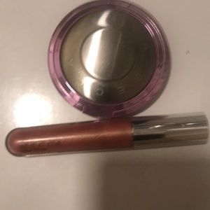 🦄🦄 2/30Becca Lilac Geode and Gloss Set